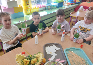 ,,Eksperymenty z jajkiem” - Wielkanocne warsztaty z KidsLab w grupie V