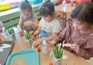 ,,Eksperymenty z jajkiem” - Wielkanocne warsztaty z KidsLab w grupie V