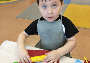 Wielkanocne zabawy plastyczne w grupie IX