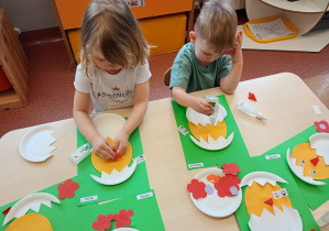 Wielkanocne zabawy plastyczne w grupie IX
