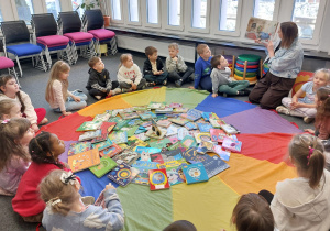 ,,Spotkanie z Książką” – Wycieczka do Biblioteki grupy IV i V
