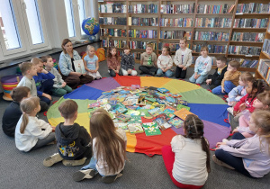 ,,Spotkanie z Książką” – Wycieczka do Biblioteki grupy IV i V