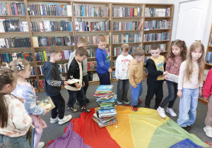 ,,Spotkanie z Książką” – Wycieczka do Biblioteki grupy IV i V