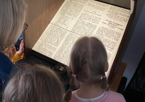 ,,Spotkanie z Książką” – Wycieczka do Biblioteki grupy IV i V