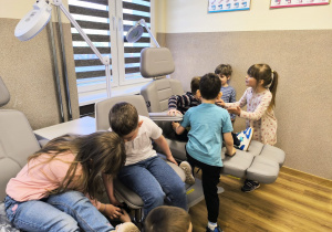 Wycieczka do Wielkopolskiego Samorządowego Centrum Kształcenia Zawodowego i Ustawicznego "Medyk" w Koninie- gr. XI i XII