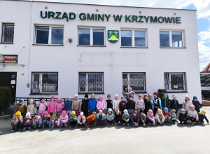 Miłe odwiedziny w Gminie Krzymów, czyli wycieczka do Urzędu Gminy oraz Gminnej Biblioteki Publicznej- gr. XI i XII