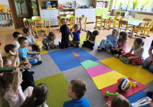 „Rodzinna porcja zdrowia”- czyli spotkanie w gr. XII z mamusią Antosi, mamusią Jasia i babcią Jaśminki