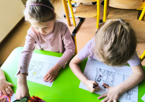 „Rodzinna porcja zdrowia”- czyli spotkanie w gr. XII z mamusią Antosi, mamusią Jasia i babcią Jaśminki
