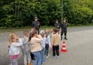 Przedszkolaki z grupy III i VI z wizytą w jednostce OPS w Żychlinie