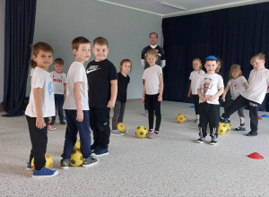 Trening sportowy z Akademią Piłkarskiego Rozwoju Lampart