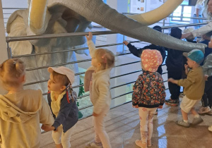 Wycieczka maluszków z grupy IX do Muzeum Okręgowego w Koninie
