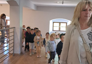 Wycieczka maluszków z grupy IX do Muzeum Okręgowego w Koninie