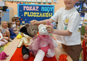 ,,Pokaz Mody Pluszaków w Dniu Dziecka”- grupa V