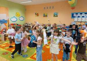 ,,Pokaz Mody Pluszaków w Dniu Dziecka”- grupa V
