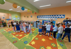 ,,Pokaz Mody Pluszaków w Dniu Dziecka”- grupa V