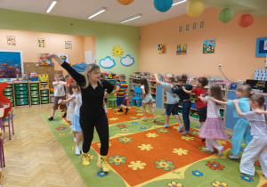 ,,Pokaz Mody Pluszaków w Dniu Dziecka”- grupa V
