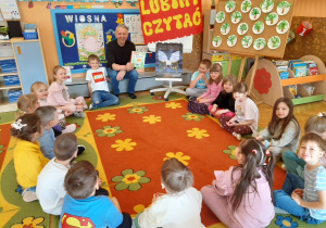 Projekt edukacyjno – czytelniczy ,,Lubimy czytać” pod hasłem ,,Książka przyjacielem dziecka” z udziałem rodziców grupy V