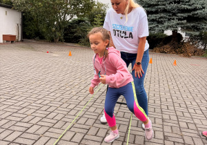 "Zabawy z dawnych lat" - dzień otwarty w Powiatowej Stacji Sanitarno - Epidemiologicznej w Koninie - gr.X