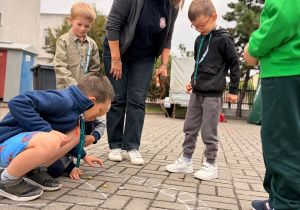 "Zabawy z dawnych lat" - dzień otwarty w Powiatowej Stacji Sanitarno - Epidemiologicznej w Koninie - gr.X