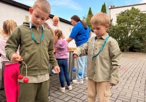"Zabawy z dawnych lat" - dzień otwarty w Powiatowej Stacji Sanitarno - Epidemiologicznej w Koninie - gr.X