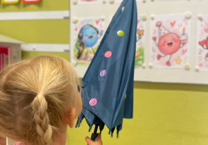 Kropka ruszyła w świat… a my razem z nią! Dzień Kropki w grupie I
