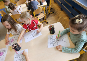 "Kropka w roli głównej..."- grupa IV