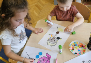 "Kropka w roli głównej..."- grupa IV