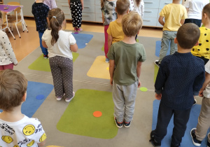 „ Każdy swoją kropkę ma ….” - Międzynarodowy Dzień Kropki w grupie IX