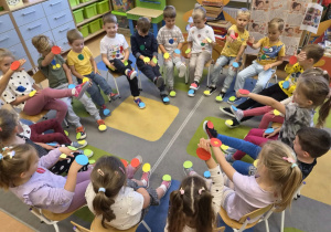 „ Każdy swoją kropkę ma ….” - Międzynarodowy Dzień Kropki w grupie IX