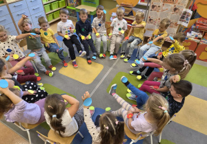„ Każdy swoją kropkę ma ….” - Międzynarodowy Dzień Kropki w grupie IX