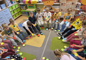 „ Każdy swoją kropkę ma ….” - Międzynarodowy Dzień Kropki w grupie IX