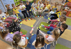 „ Każdy swoją kropkę ma ….” - Międzynarodowy Dzień Kropki w grupie IX