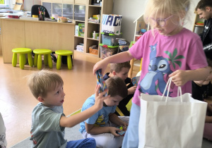 „Brrruum! Cała naprzód ku nowej przygodzie…!”- czyli wizyta tatusia Antosi z gr. XI i jego fascynująca pasja do motorów