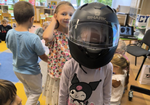 „Brrruum! Cała naprzód ku nowej przygodzie…!”- czyli wizyta tatusia Antosi z gr. XI i jego fascynująca pasja do motorów