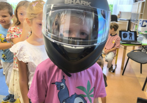 „Brrruum! Cała naprzód ku nowej przygodzie…!”- czyli wizyta tatusia Antosi z gr. XI i jego fascynująca pasja do motorów