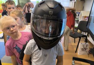 „Brrruum! Cała naprzód ku nowej przygodzie…!”- czyli wizyta tatusia Antosi z gr. XI i jego fascynująca pasja do motorów