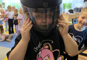 „Brrruum! Cała naprzód ku nowej przygodzie…!”- czyli wizyta tatusia Antosi z gr. XI i jego fascynująca pasja do motorów