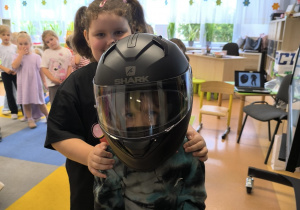„Brrruum! Cała naprzód ku nowej przygodzie…!”- czyli wizyta tatusia Antosi z gr. XI i jego fascynująca pasja do motorów