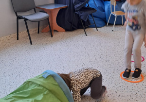 "Razem raźniej, razem weselej..." Spotkanie integrujące dzieci z grup VIII i IX z uczennicami SP 15 ze Szkolnego Klubu Wolontariatu.
