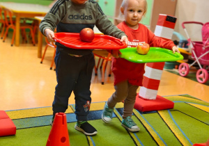 Grupa II w krainie jabłka, jabłuszka!