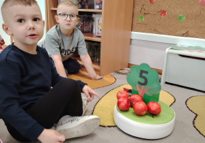 Dzień jabłka w grupie VI