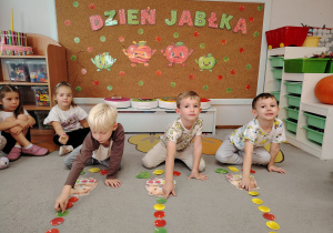 Dzień jabłka w grupie VI