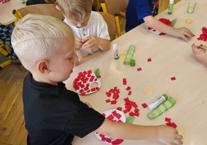"Jesienią, jesienią jabłuszka się rumienią"- grupa IV