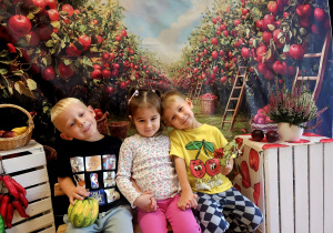 "Jesienią, jesienią jabłuszka się rumienią"- grupa IV