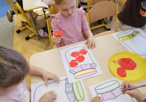 "Jesienią, jesienią jabłuszka się rumienią"- grupa IV