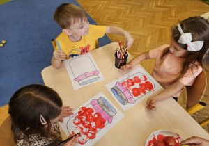 "Jesienią, jesienią jabłuszka się rumienią"- grupa IV