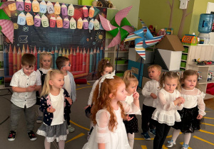 Już od dzisiaj przyrzekamy, że przedszkole pokochamy! Pasowanie na przedszkolaka w grupie I