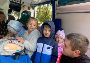 Spotkanie z Ratownikiem medycznym i pokaz karetki