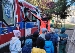 Spotkanie z Ratownikiem medycznym i pokaz karetki