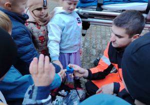 Spotkanie z Ratownikiem medycznym i pokaz karetki